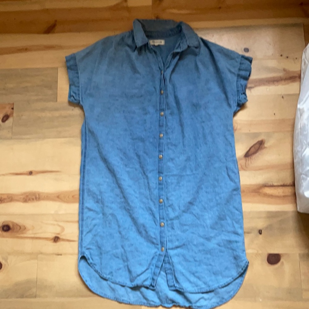 Casual and comfy Madewell denim dress
